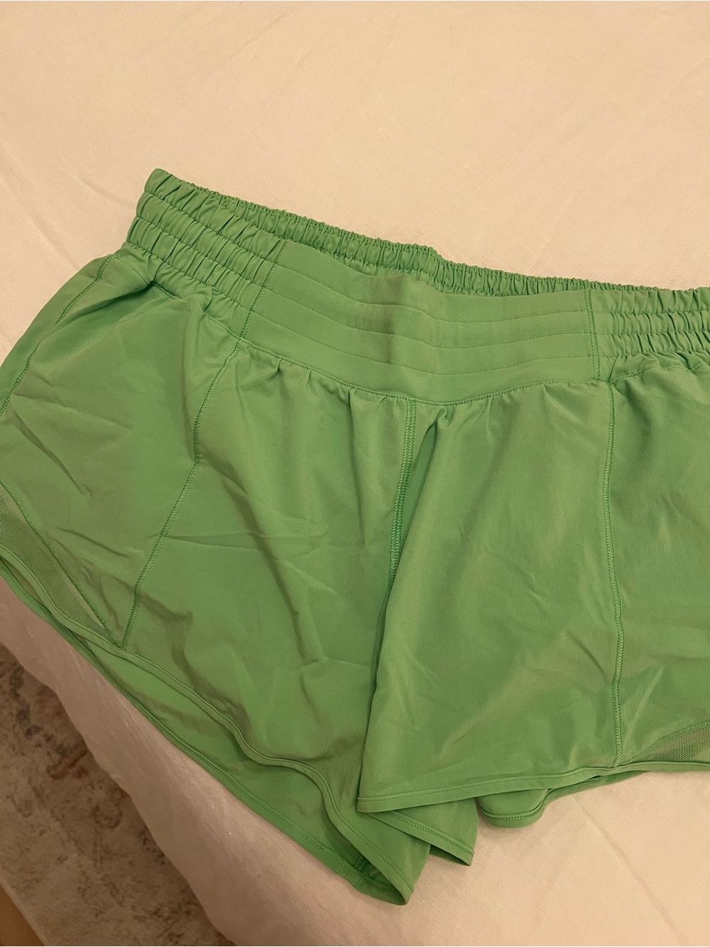 Lululemon Hotty Hot High-Rise Lined Short 2.5” - Green - Size 10